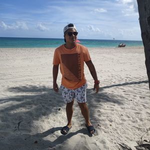 Meet your Posher, Luis